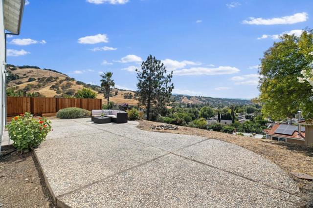 6238 Valroy Drive, San Jose CA: https://media.crmls.org/mediaz/9df8c2a8-3b91-40eb-8627-7709d89100e7.jpg
