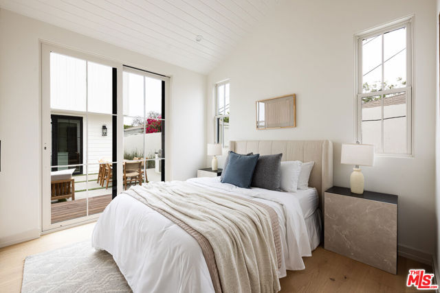 8363 Stewart Avenue, Los Angeles CA: https://media.crmls.org/mediaz/9df9c71d-91e4-4e58-b2ff-a8897e69ae81.jpg