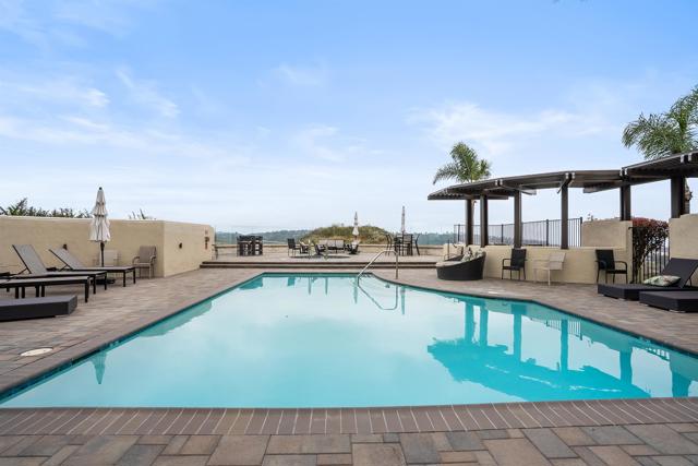 3334 Caminito Cabo Viejo, Del Mar CA: https://media.crmls.org/mediaz/9df9d6ed-4604-4ebe-896a-d9f1a7384bb0.jpg
