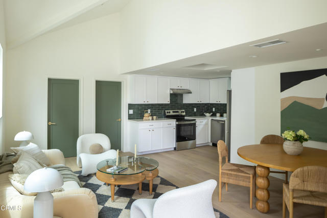 4245 W 62nd Street, Los Angeles CA: https://media.crmls.org/mediaz/9dfa28b5-1f57-4ce8-a59d-21dab312ccd2.jpg