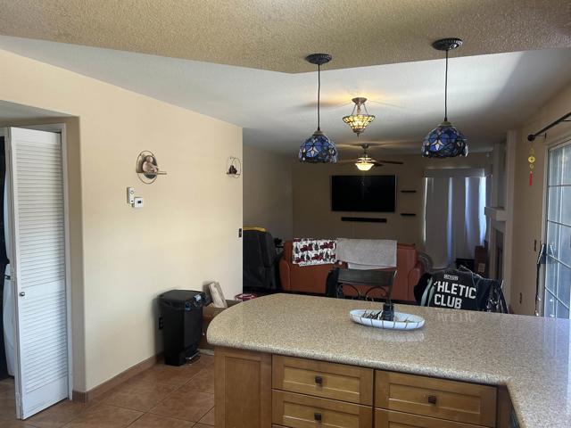 402 Calle Corazon, Oceanside CA: https://media.crmls.org/mediaz/9dfa9ed0-0170-4b42-ac89-eb32078e37c7.jpg