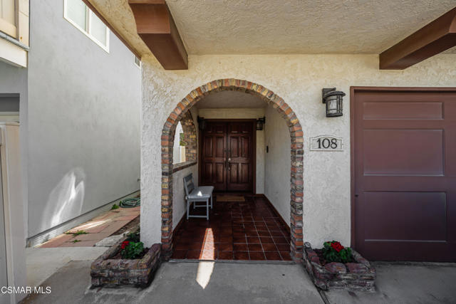 108 Pasadena Avenue, Oxnard CA: https://media.crmls.org/mediaz/9dfbdd40-381f-49d4-b37e-6546f1233eb6.jpg