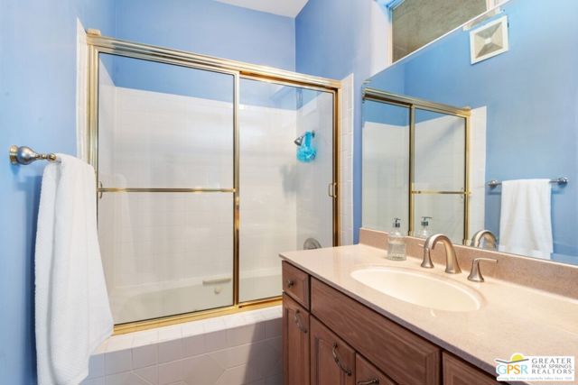 648 S Roxbury Drive, Palm Springs CA: https://media.crmls.org/mediaz/9dfbee08-2698-491c-97aa-bc0aaabaf02b.jpg