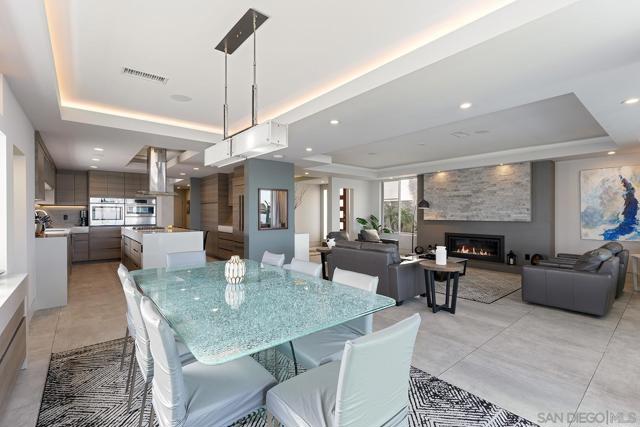 5 Spinnaker Way, Coronado CA: https://media.crmls.org/mediaz/9dfc0c1e-3d83-42c7-ab9c-054c1e324bf1.jpg