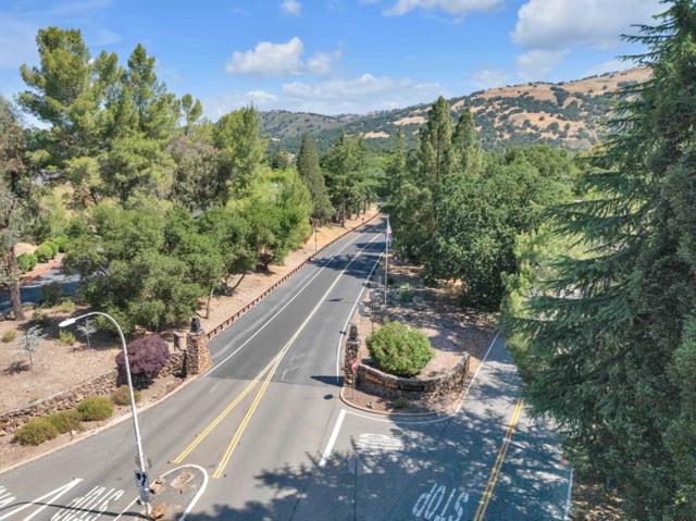 17035 Copper Hill Drive, Morgan Hill CA: https://media.crmls.org/mediaz/9dfcc482-d46a-403a-bf7e-3354f9a5faab.jpg