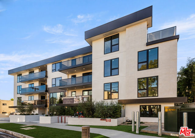 Drew Fenton | 505 Barrington Avenue Los Angeles CA | MLS: 7255319