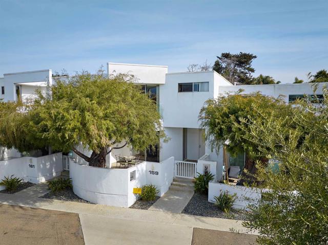 159 Mozart Avenue, Cardiff by the Sea CA: https://media.crmls.org/mediaz/9dfdf8f2-83ec-4c7c-800f-7b84fe409dae.jpg