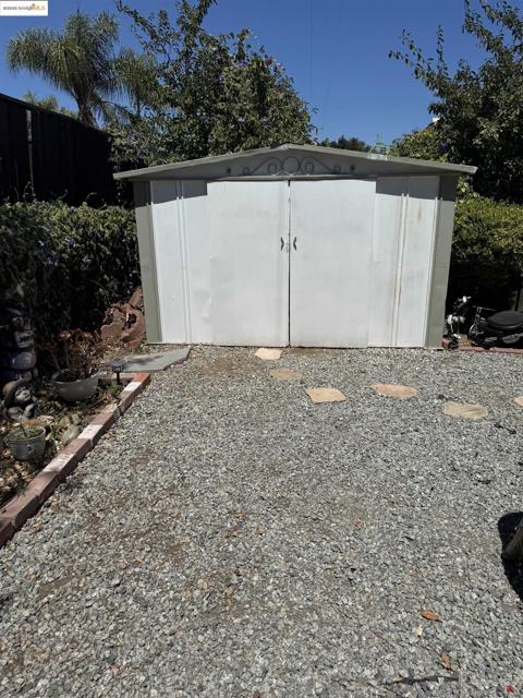 137 Zartop, Oakley CA: https://media.crmls.org/mediaz/9dfe048e-d18c-4ac0-ba29-7571bc4b0d83.jpg