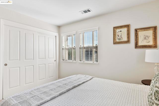 115 Tennyson Ct, Discovery Bay CA: https://media.crmls.org/mediaz/9dfe1f21-9e01-4183-8ef4-61cd564d1a63.jpg