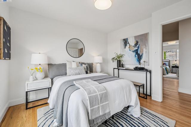 598 CRESTMONT DRIVE, Oakland CA: https://media.crmls.org/mediaz/9dfee2ba-ee8c-4f66-b0c1-9a1df3b796f7.jpg