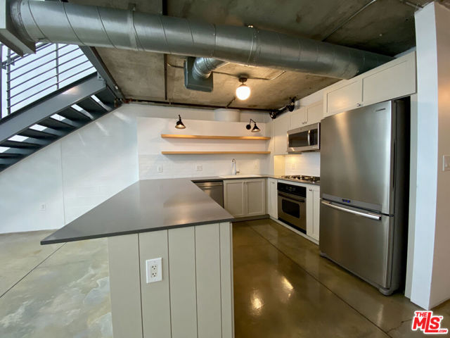 1130 S Flower Street, Los Angeles CA: https://media.crmls.org/mediaz/9dff7295-6006-45d5-b327-c3773cbeb0d2.jpg