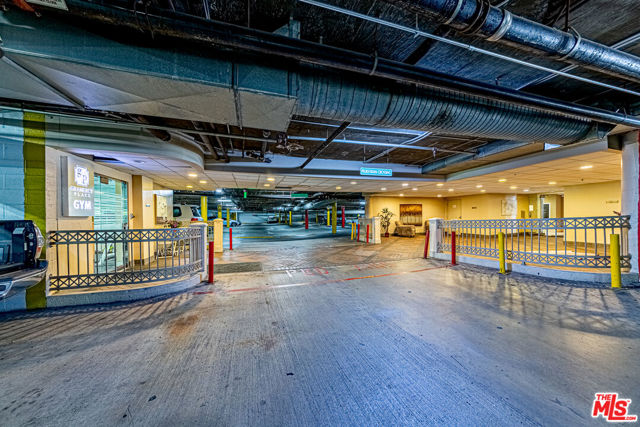 620 S Gramercy Place, Los Angeles CA: https://media.crmls.org/mediaz/9dff9d9b-ff79-4778-9de4-1e9ba158e227.jpg