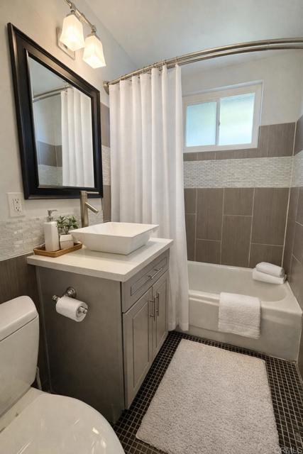 Detail Gallery Image 7 of 9 For Brock Ct, Lemon Grove,  CA 91945 - 4 Beds | 2 Baths