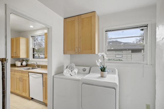 10351037 Amarillo Avenue, Palo Alto CA: https://media.crmls.org/mediaz/9dfff073-75df-4258-ab76-353cb2d40b23.jpg