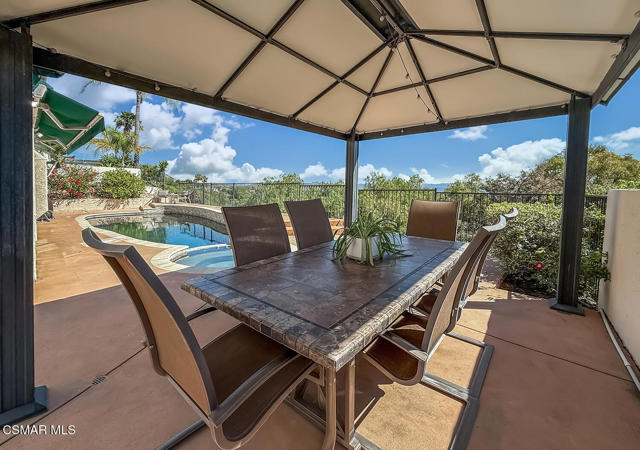 3331 Monte Carlo Drive, Thousand Oaks CA: https://media.crmls.org/mediaz/9e002381-178c-4ad6-b176-90f7b6513fe3.jpg
