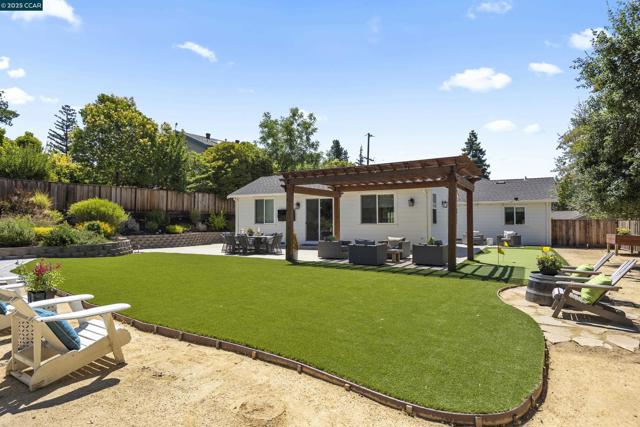 273 Valle Vista Dr, Danville CA: https://media.crmls.org/mediaz/9e0055df-2084-4b31-b40e-62888313c1cf.jpg