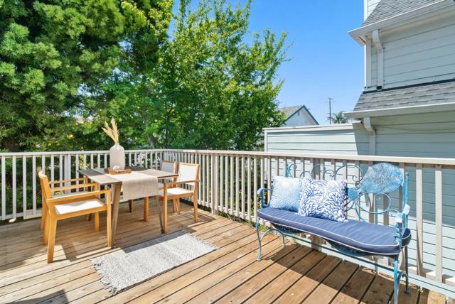 407 Seabright Avenue, Santa Cruz CA: https://media.crmls.org/mediaz/9e00a17a-f659-4525-a826-56cfd0f082e4.jpg