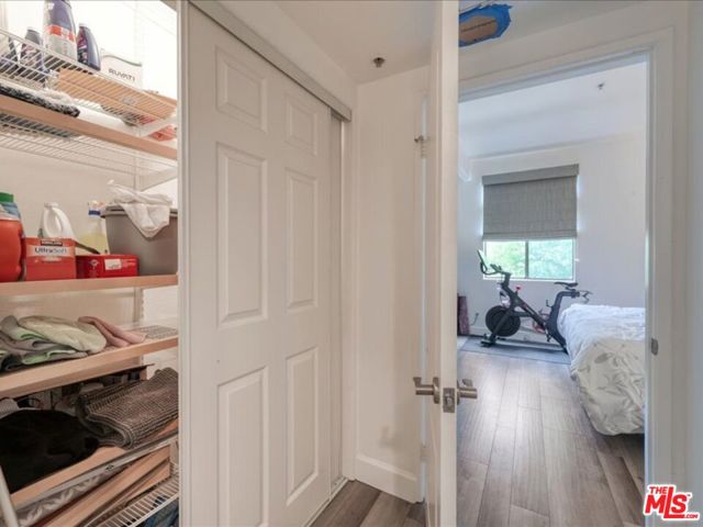 4477 Woodman Avenue, Sherman Oaks CA: https://media.crmls.org/mediaz/9e00b890-a38e-43b9-8302-df8aef90e002.jpg