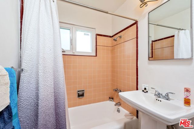 Image 24 of 25 For 1477 Havenhurst Drive