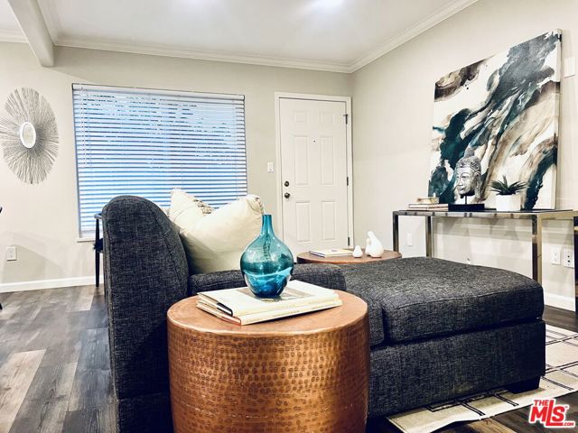 1618 N Kenmore Avenue, Los Angeles CA: https://media.crmls.org/mediaz/9e01f1b7-df6b-46c9-8d4d-f7b5dd89a94d.jpg