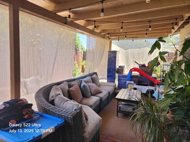 4430 Avenida Del Gado, Oceanside CA: https://media.crmls.org/mediaz/9e0289e5-e407-4401-be15-0f2a052e0bbd.jpg