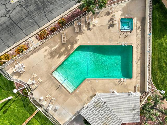 Image 36 of 39 For 41575 Navarre Court
