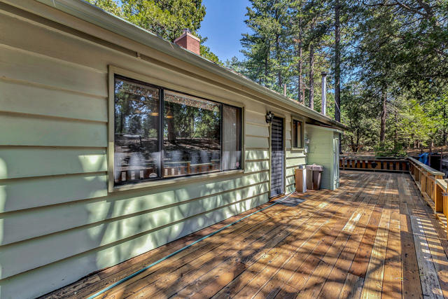 52551 Pine Ridge Road, Idyllwild CA: https://media.crmls.org/mediaz/9e034eea-db01-4a08-bf69-a2e17531901a.jpg