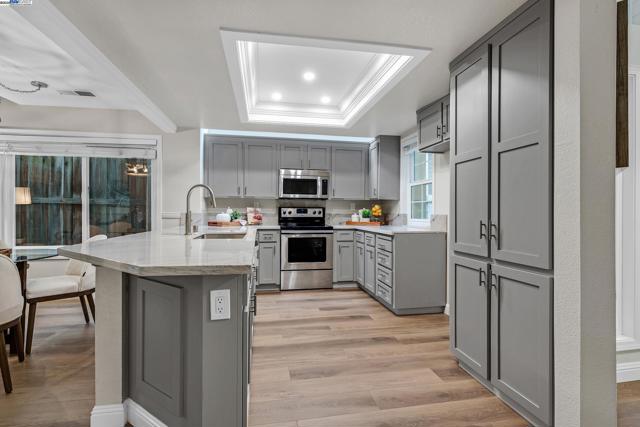 1410 Groth Cir, Pleasanton CA: https://media.crmls.org/mediaz/9e03fa19-93dc-4bd1-a40e-38b546eb2060.jpg