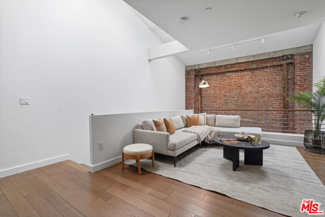 940 E 2nd Street, Los Angeles CA: https://media.crmls.org/mediaz/9e0498d6-e551-476b-aec0-fb7af7a64cf5.jpg