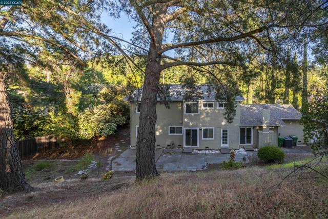 320 Miranda Ln, Alamo CA: https://media.crmls.org/mediaz/9e04e824-a435-4ed8-bffb-a8cfce64daaa.jpg