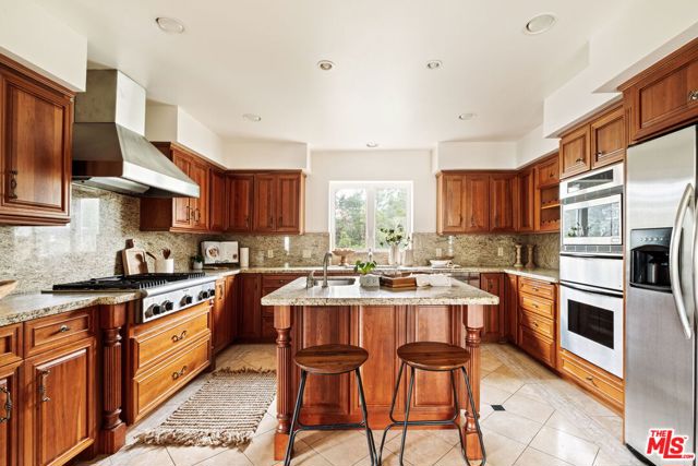 2617 Sleepy Hollow Place, Glendale CA: https://media.crmls.org/mediaz/9e04e9f5-aff1-4c9f-a5cc-008a488eee4c.jpg