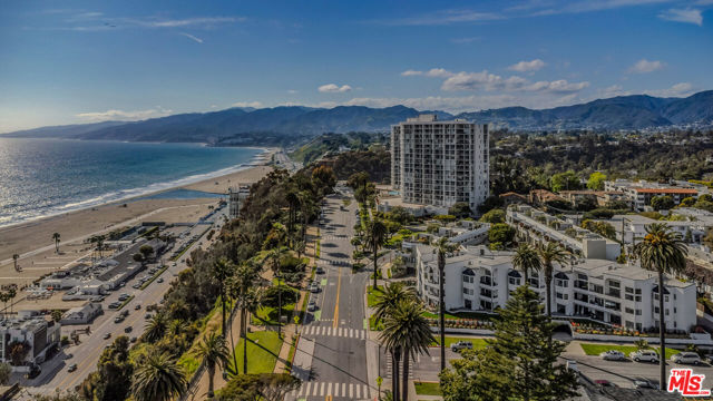 201 Ocean Avenue, Santa Monica, California 90402, 2 Bedrooms Bedrooms, ,2 BathroomsBathrooms,Stock Cooperative,For Sale,Ocean,24384375