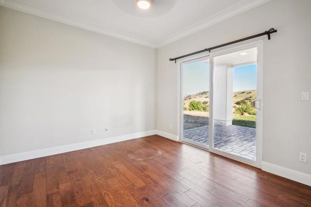 4165 Ashford Circle, Hollister CA: https://media.crmls.org/mediaz/9e053925-775f-4b5b-abe8-64e363be14d8.jpg