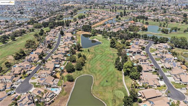 2167 Saint Andrews Ct, Discovery Bay CA: https://media.crmls.org/mediaz/9e05885f-47a0-4e72-a196-3641ec14bb22.jpg