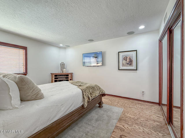 16030 Moorpark Street, Encino CA: https://media.crmls.org/mediaz/9e05e44f-fa56-4bfe-ace0-58c384c490e3.jpg