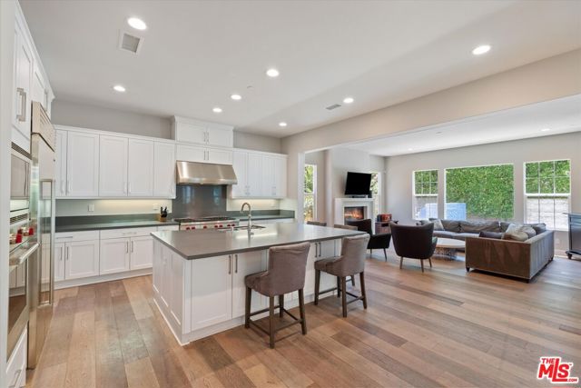 14624 Mccormick Street, Sherman Oaks CA: https://media.crmls.org/mediaz/9e065c11-0a25-4cdf-b9ed-22d60f1503f6.jpg