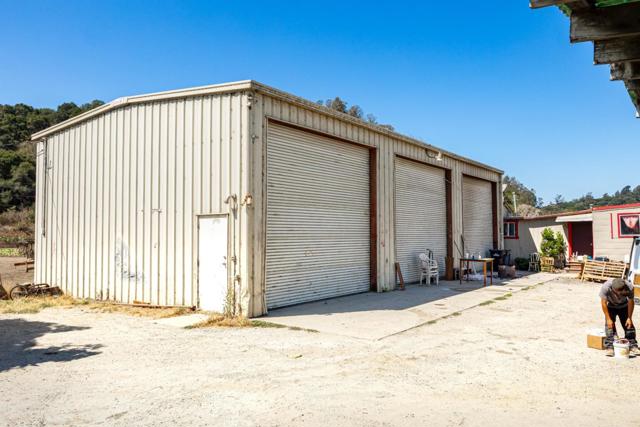 120 San Miguel Canyon Road, Salinas CA: https://media.crmls.org/mediaz/9e067c05-ee80-42b7-9c2e-156e45e7b727.jpg