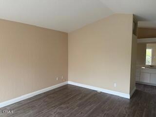 15437 Braun Court, Moorpark CA: https://media.crmls.org/mediaz/9e094b64-e3fe-448c-8e83-93b82dd6d4f0.jpg