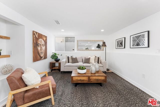 3815 W 60th Street, Los Angeles CA: https://media.crmls.org/mediaz/9e095ccd-1e81-4756-9de1-4823ae71b689.jpg