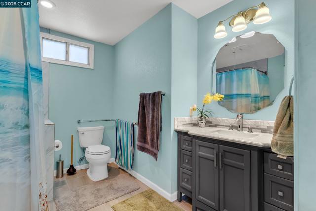 2113 Dalis Drive, Concord CA: https://media.crmls.org/mediaz/9e097f93-a663-41ac-8db6-a0358a70a0ba.jpg