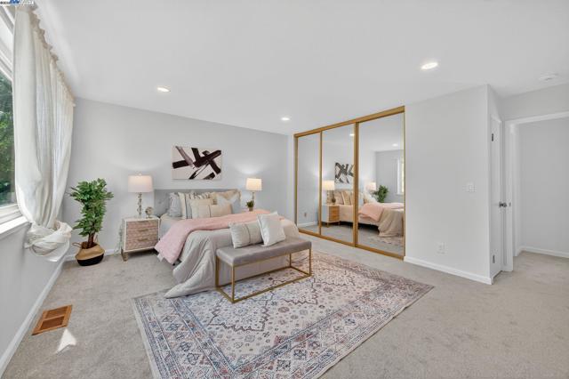 6574 Conestoga Ln, Dublin CA: https://media.crmls.org/mediaz/9e0a145a-78a9-4fd6-98fa-8c07f2575ae9.jpg