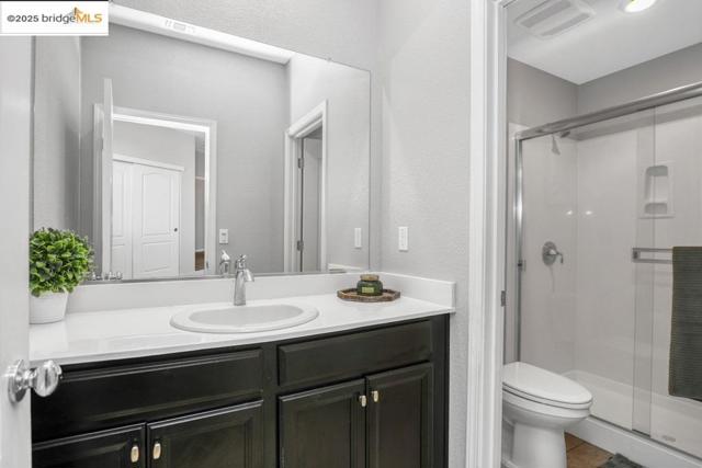 497 Tintori Ct, Brentwood CA: https://media.crmls.org/mediaz/9e0a6c2b-c5dd-4259-a54d-29cba437d750.jpg