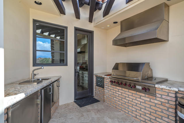 31 Hillcrest Drive, Rancho Mirage CA: https://media.crmls.org/mediaz/9e0a7fbe-c5ef-4361-abc6-21f401f6547c.jpg