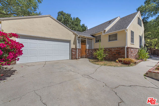 6349 Blanchard Canyon Road, Tujunga CA: https://media.crmls.org/mediaz/9e0acd43-dec3-4f58-a01f-e27f96bc7217.jpg