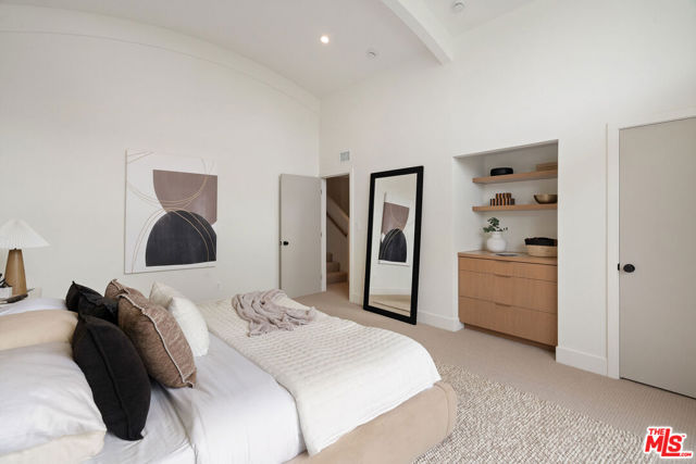 13245 Fiji Way, Marina del Rey CA: https://media.crmls.org/mediaz/9e0b13f8-f5d1-418f-8eaf-48adcdb253de.jpg