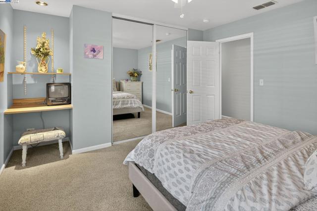 368 Beverly St, Livermore CA: https://media.crmls.org/mediaz/9e0b6219-2fdf-4867-947c-cebcefa6e9ad.jpg