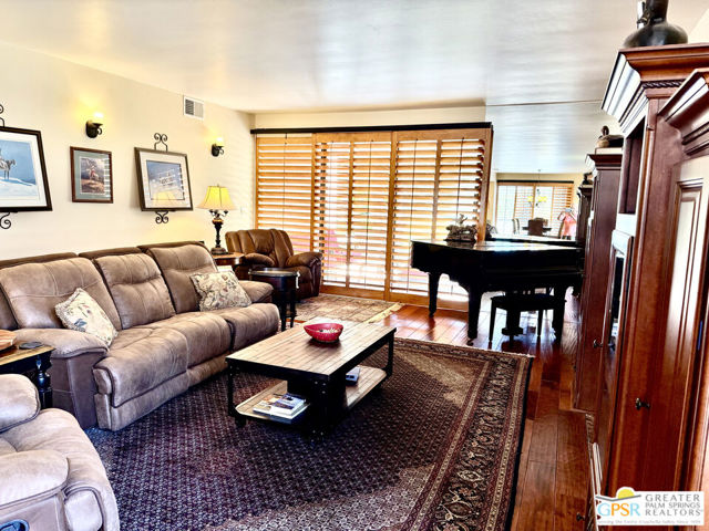 3410 E Bogert Trail, Palm Springs CA: https://media.crmls.org/mediaz/9e0b8bec-4ba2-42c7-b46f-4a89e8bda727.jpg