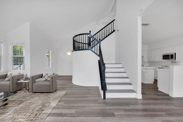 237 Camino Toluca, Camarillo CA: https://media.crmls.org/mediaz/9e0cb53f-0fbe-4a6e-9044-c0ff695bfa74.jpg
