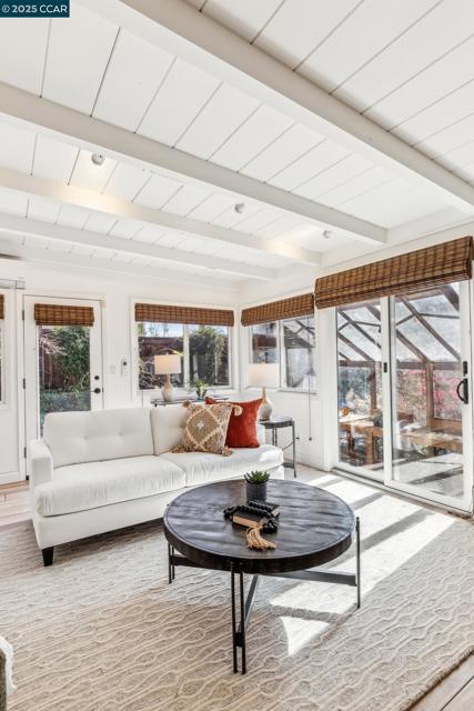 2160 Ridgewood Rd, Alamo CA: https://media.crmls.org/mediaz/9e0cb61b-e104-4e38-a3d1-66c2100b1ed9.jpg