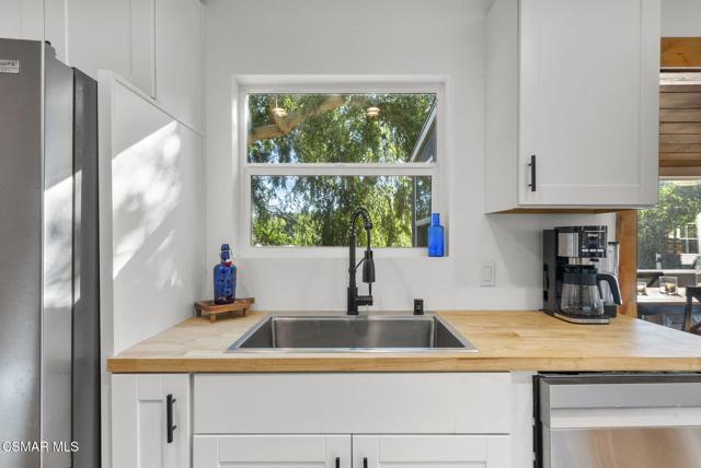 5429 Fairview Place, Agoura Hills CA: https://media.crmls.org/mediaz/9e0d6d5c-06e3-4c15-8b84-da83a9911808.jpg